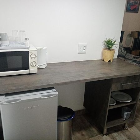 De La Rose Guesthouse Lephalale ภายนอก รูปภาพ