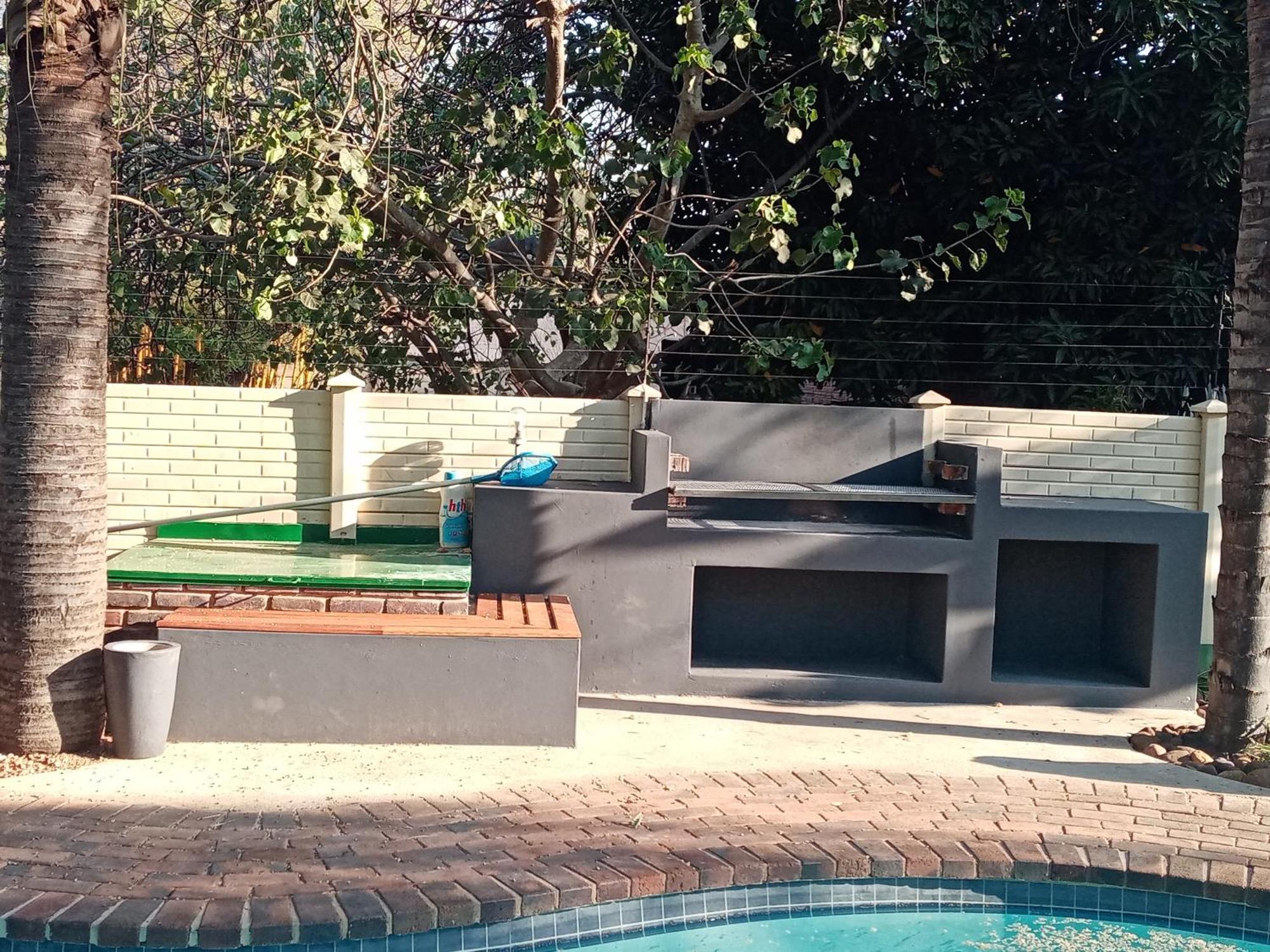 De La Rose Guesthouse Lephalale ภายนอก รูปภาพ