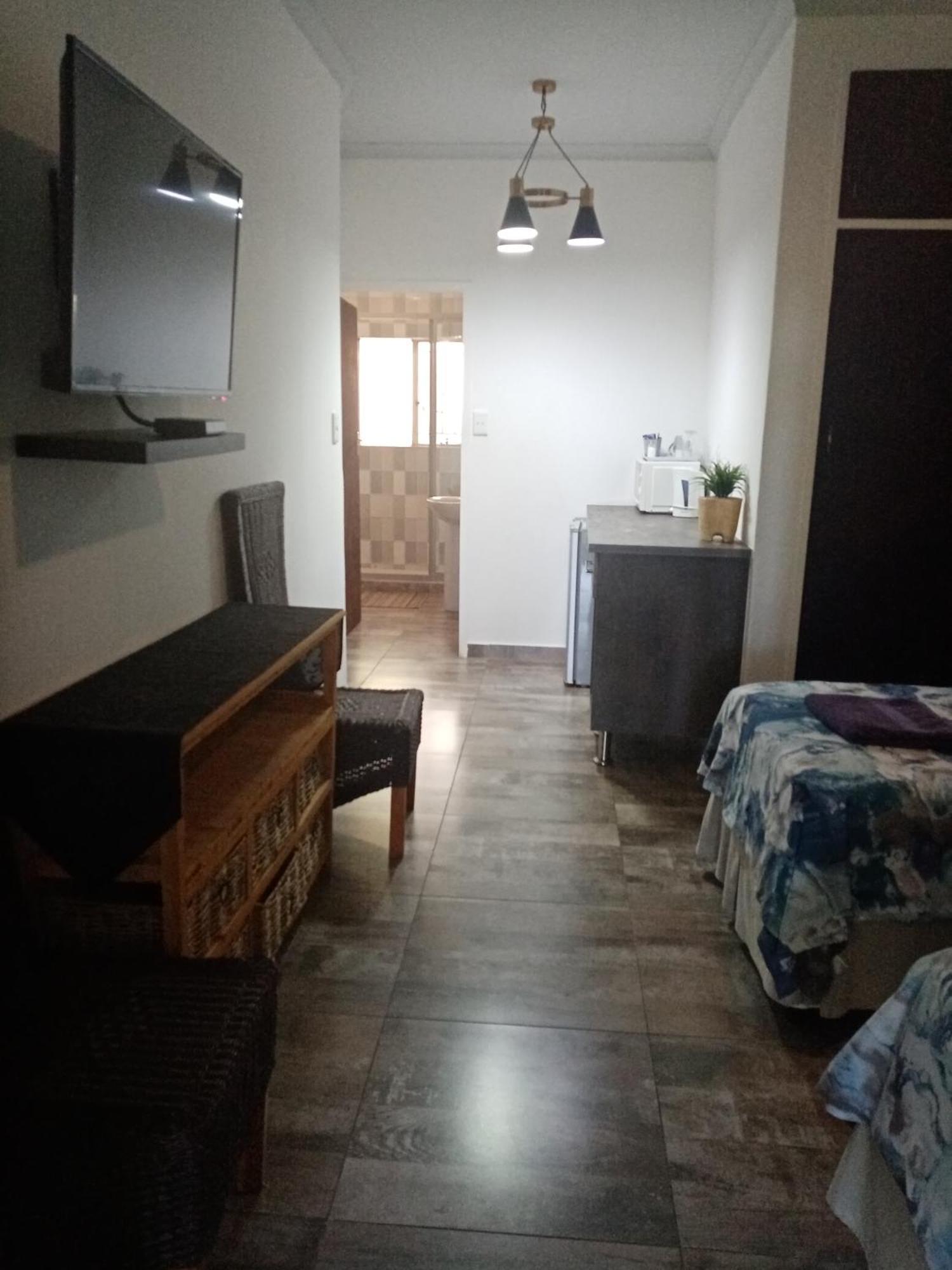 De La Rose Guesthouse Lephalale ภายนอก รูปภาพ