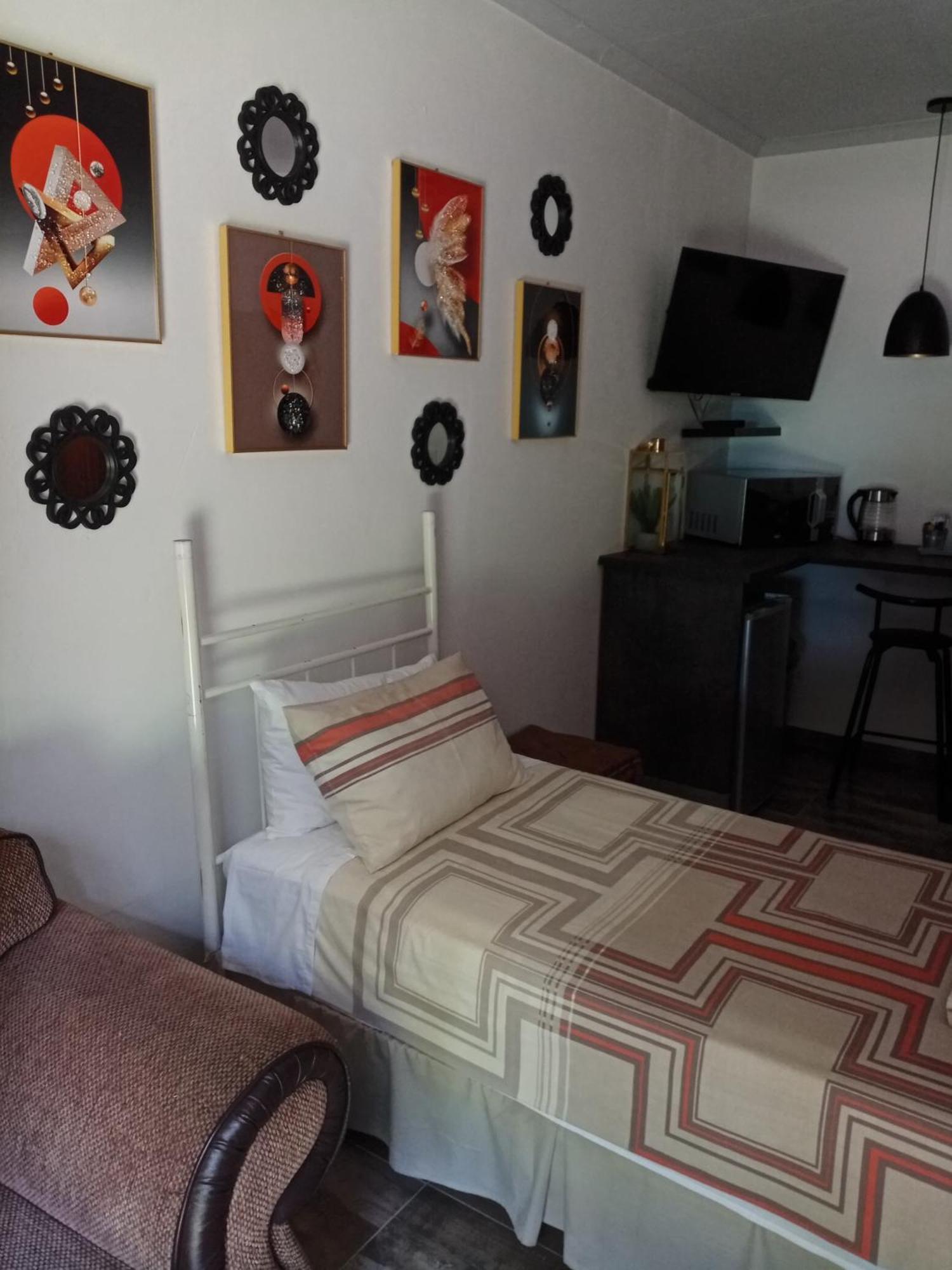 De La Rose Guesthouse Lephalale ภายนอก รูปภาพ