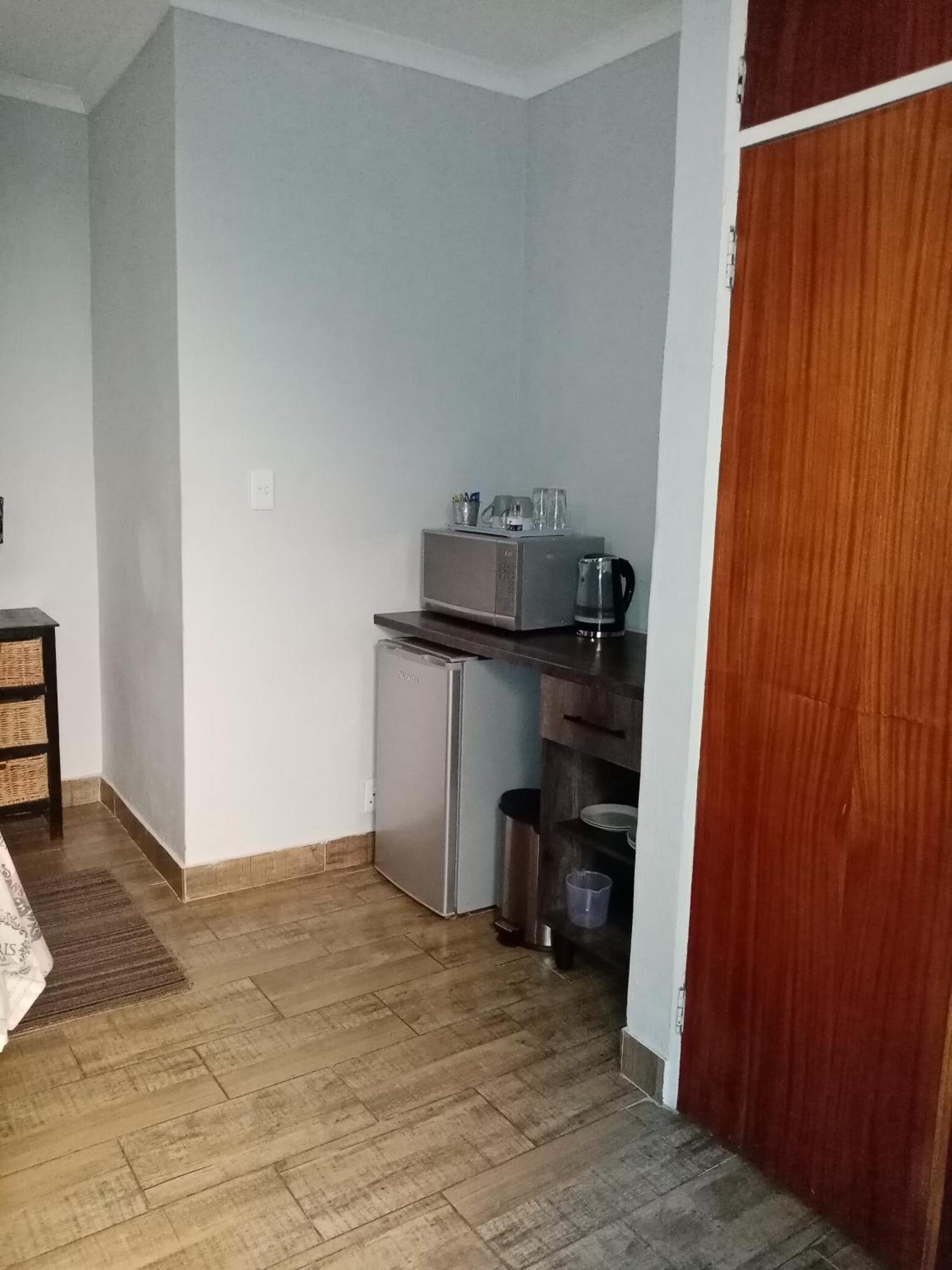 De La Rose Guesthouse Lephalale ภายนอก รูปภาพ