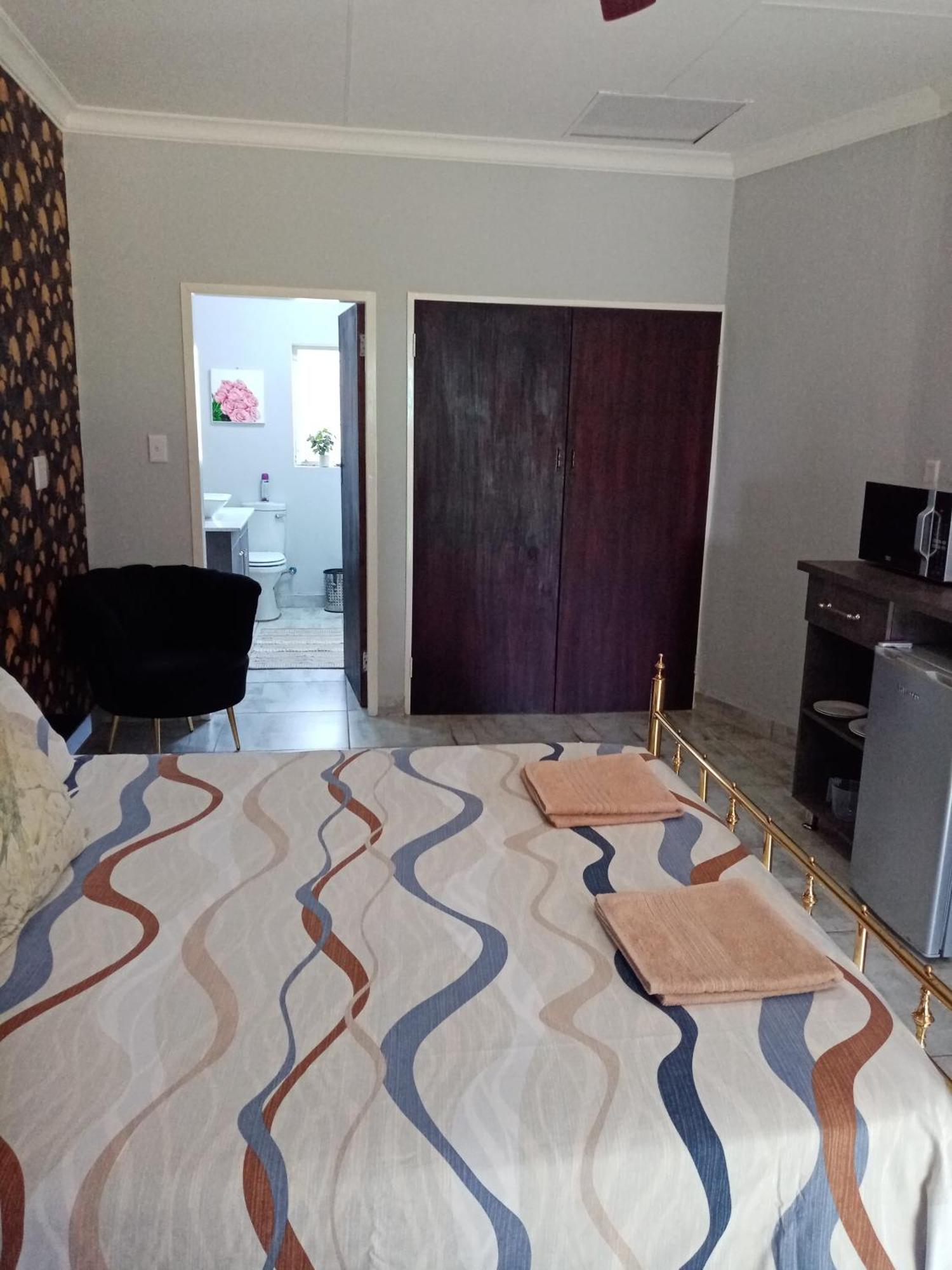 De La Rose Guesthouse Lephalale ภายนอก รูปภาพ